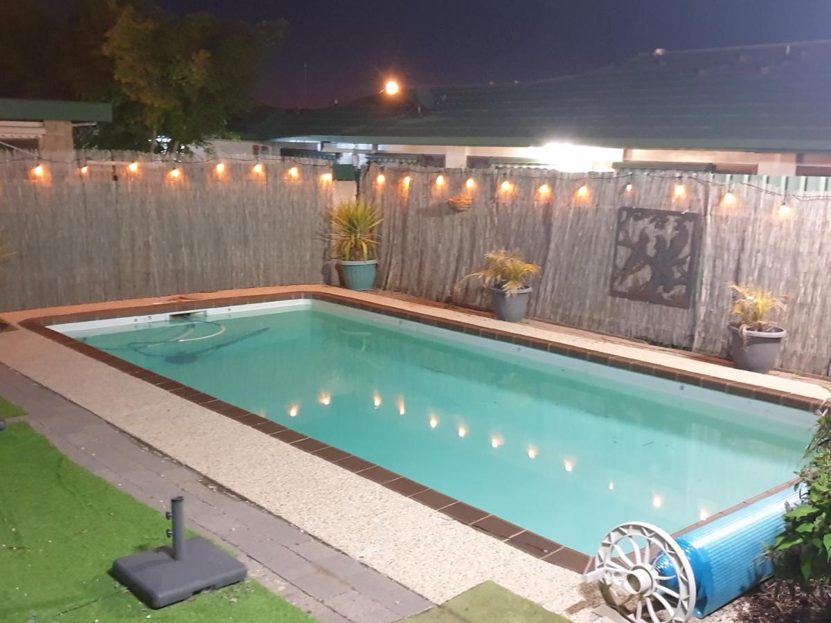 Smerdon Lodge Motel ホーシャム エクステリア 写真