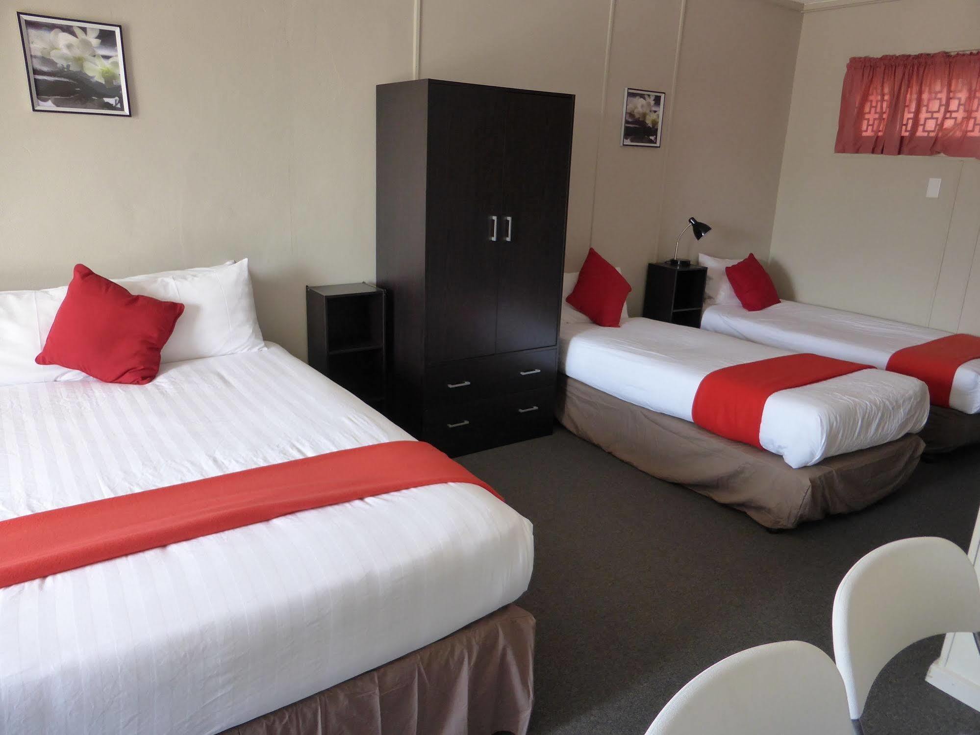 Smerdon Lodge Motel ホーシャム エクステリア 写真