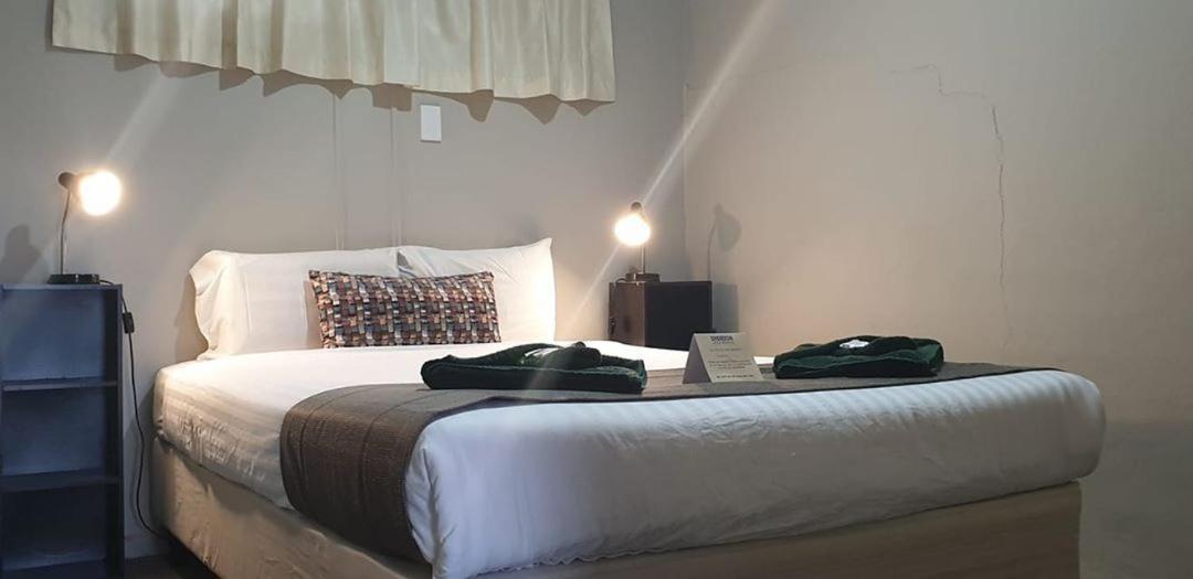 Smerdon Lodge Motel ホーシャム エクステリア 写真