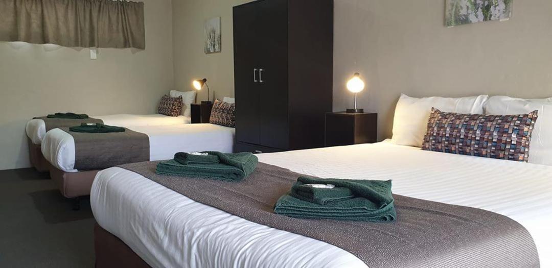 Smerdon Lodge Motel ホーシャム エクステリア 写真